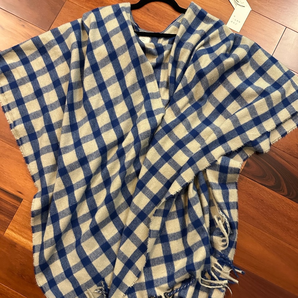 a new day Shawl Beige & Blue Check OSFM Like NEW!